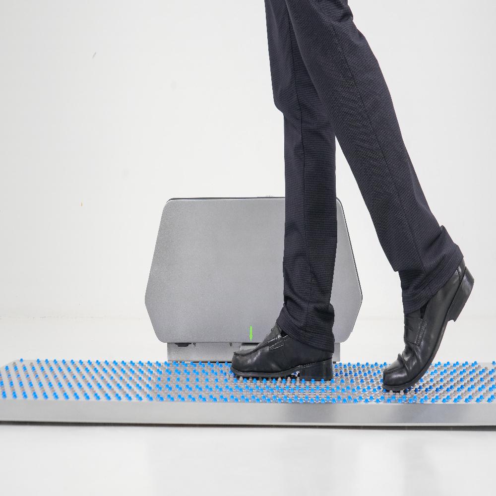 Shoe sole cleaner